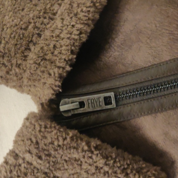 New! FRYE Faux Shearling Mocha brown Vest sz M - Picture 7 of 14